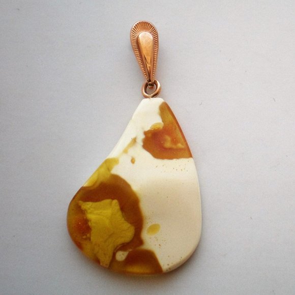 NEW NWOT 9K 375 Rose Pink Gold Baltic Butterscotch Egg Yolk Amber Pendant 9KT